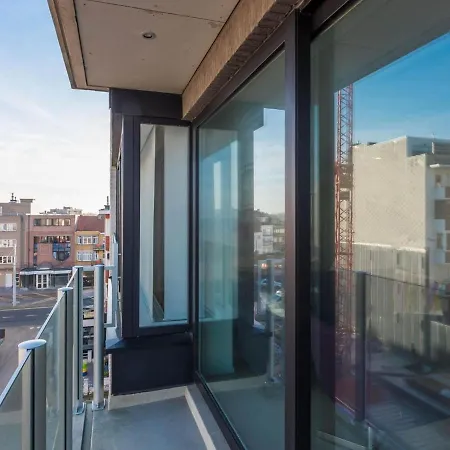 아파트 With Sea View And Balcony In Belgium *