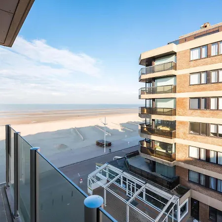 With Sea View And Balcony In Belgium 아파트